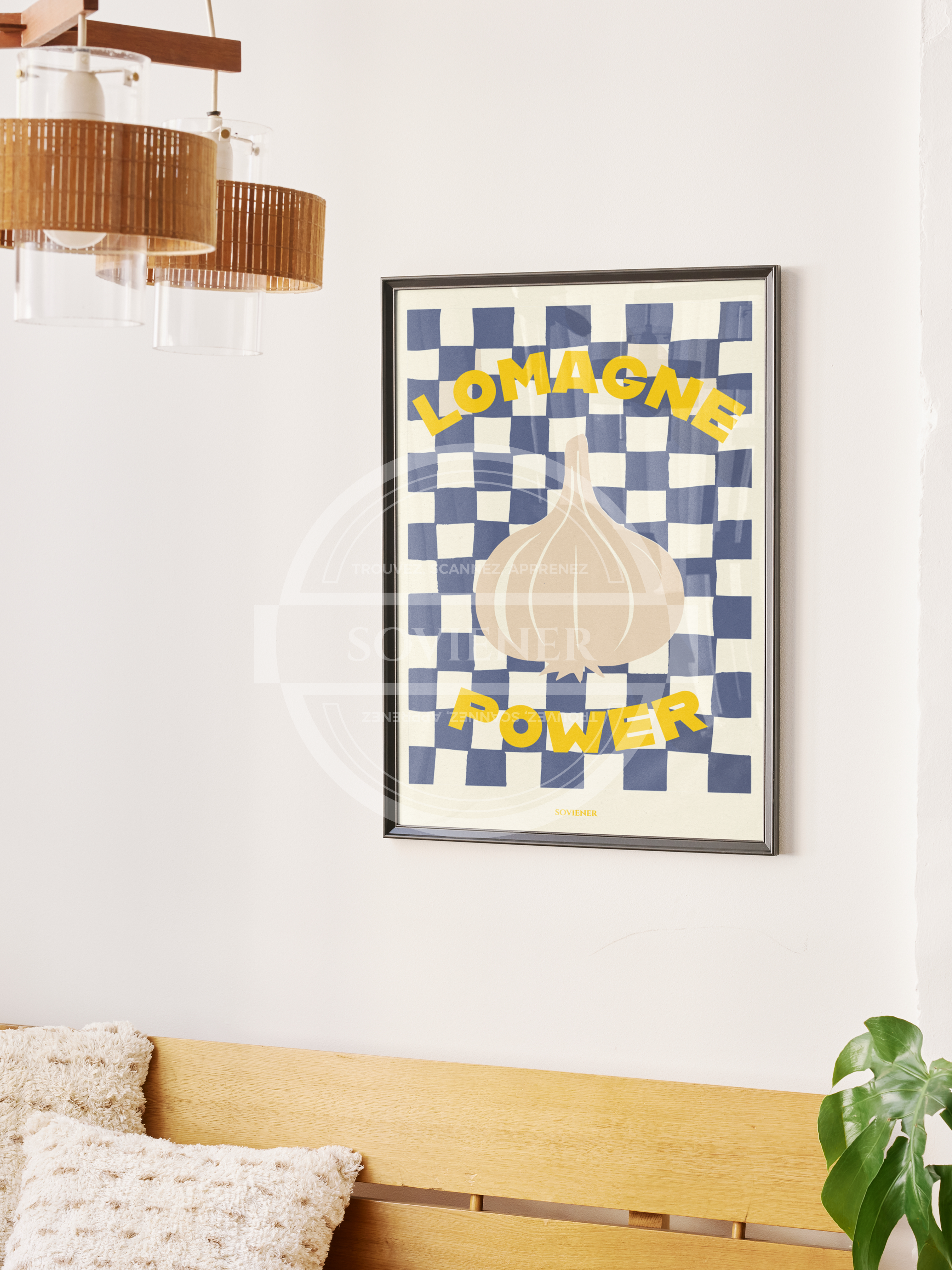 Illustration Pop-Art d'une tête d'ail sur un damier bleu et blanc, texte jaune "Lomagne Power", affiche style rétro et moderne imprimée à Montauban sur papier luxe 350g.