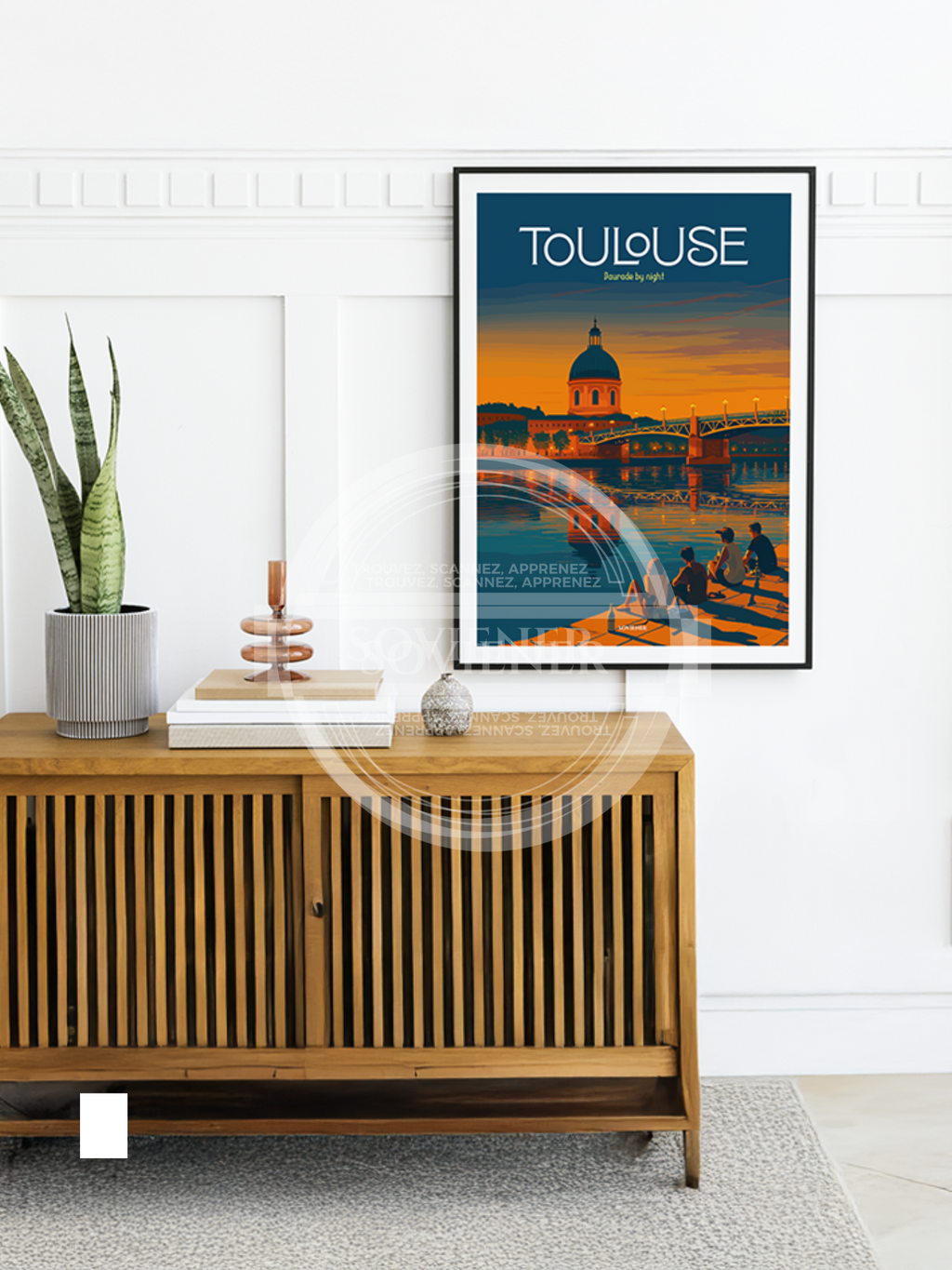 Illustration vintage nocturne de Toulouse montrant le dôme de La Grave éclairé se reflétant dans la Garonne, groupe d'amis assis sur les quais de la Daurade, style rétro, imprimée à Montauban sur papier 350g.